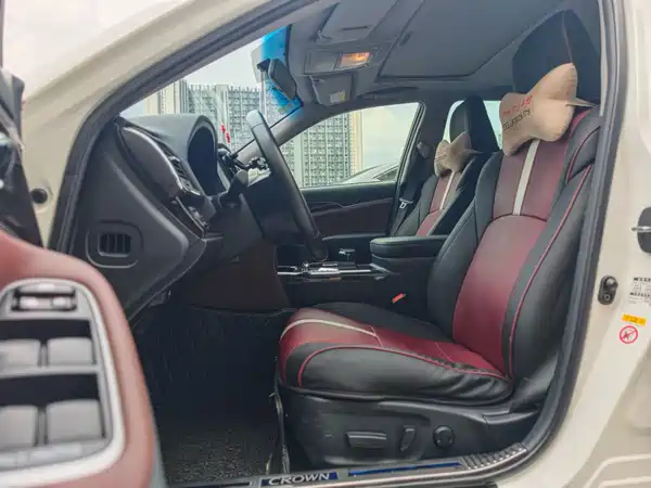 Toyota Crown 2017