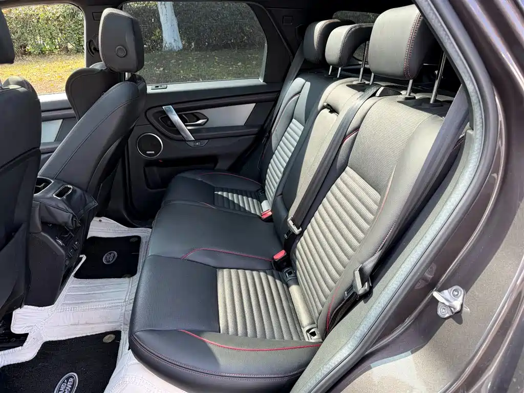 Land Rover Discovery Sport 2023 — фото 10