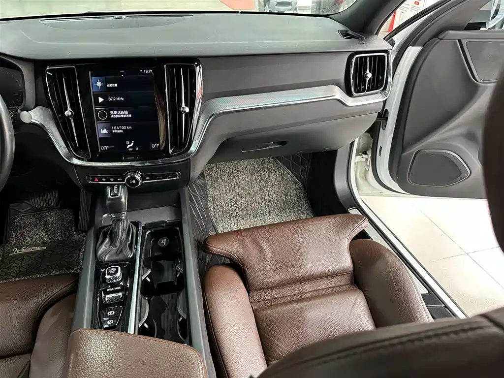 Volvo S60 2020 — фото 11