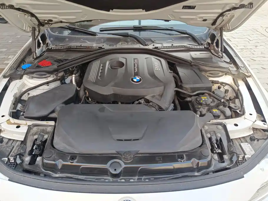 BMW 3 Series 2017 — фото 10