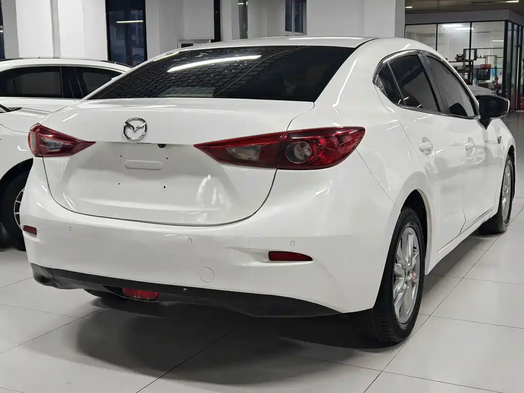 Mazda 3 Axela 2018 — фото 3