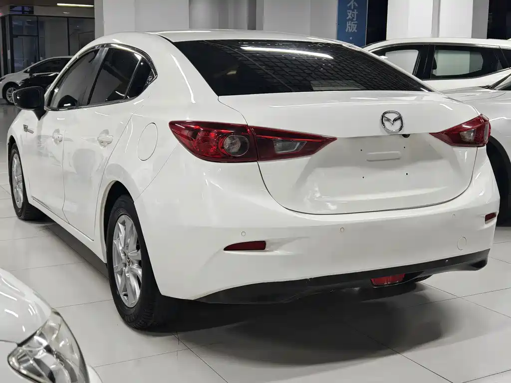 Mazda 3 Axela 2018 — фото 4