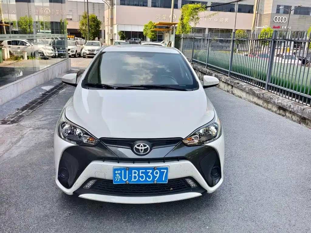 Toyota Yaris L 2022