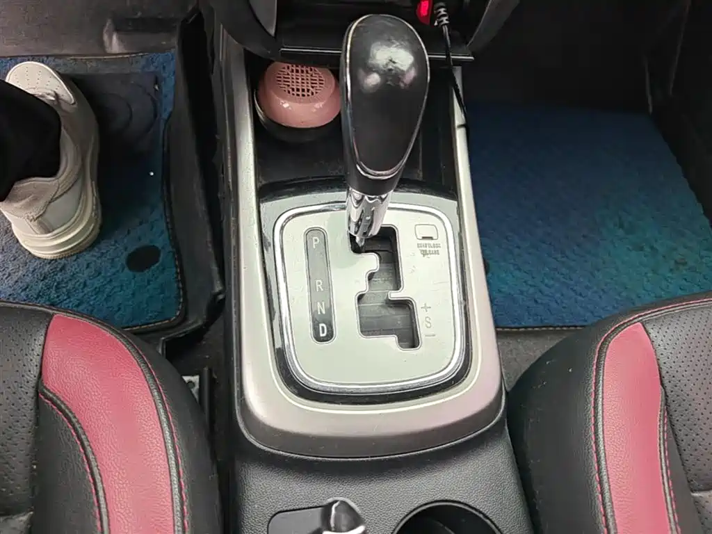 Changan Eado XT 2015 — фото 14