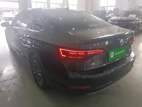 Volkswagen Sagitar 2021