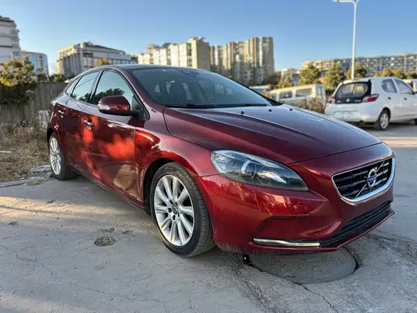 Volvo V40 2015