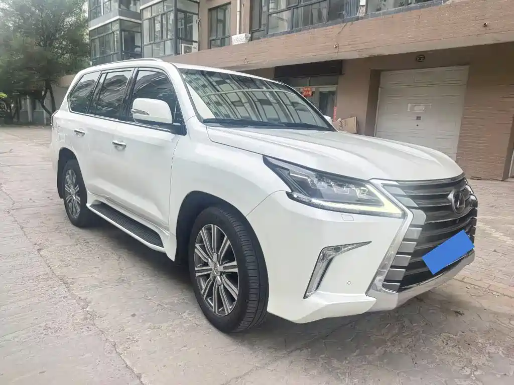 Lexus LX 2017 — фото 3