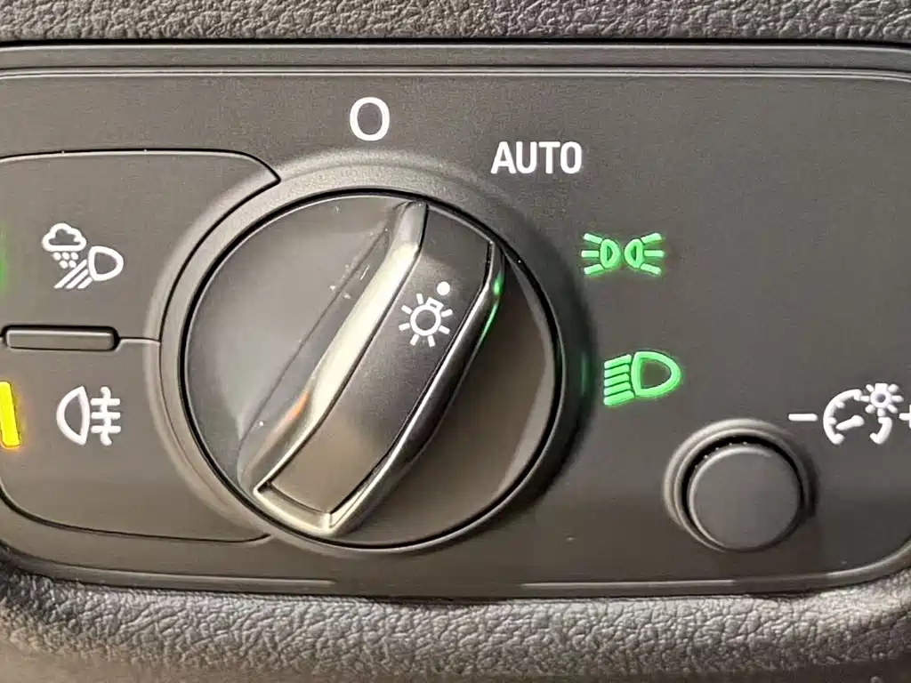 Audi Q2L 2023 — фото 20