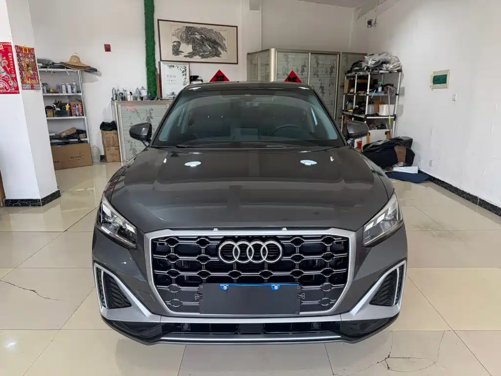 Audi Q2L 2023
