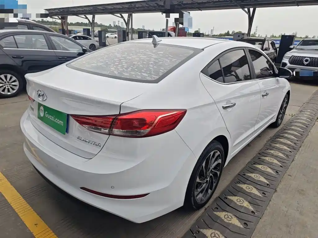 Hyundai Elantra 2020 — фото 7