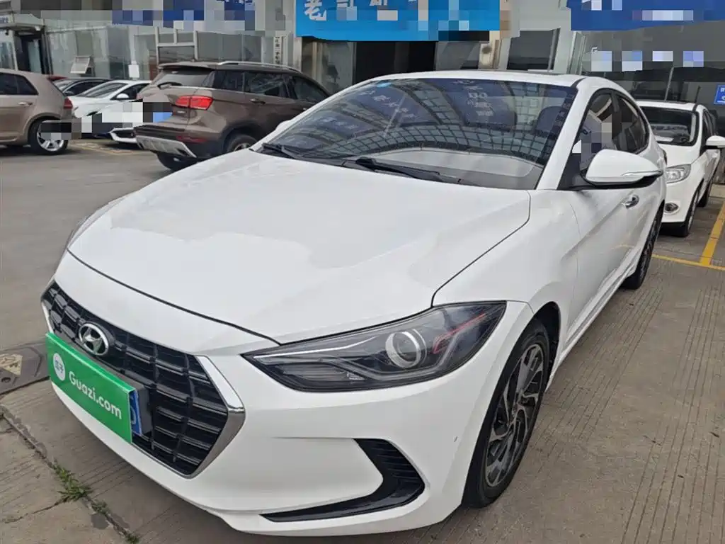 Hyundai Elantra 2020 — фото 2