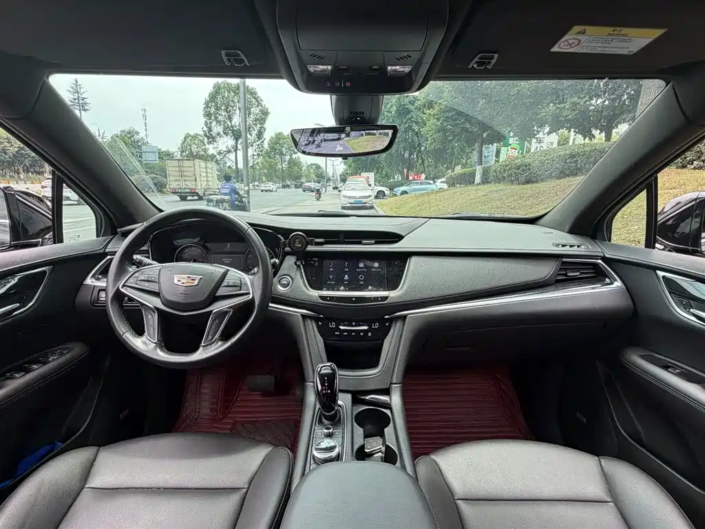 Cadillac XT5 2020 — фото 11