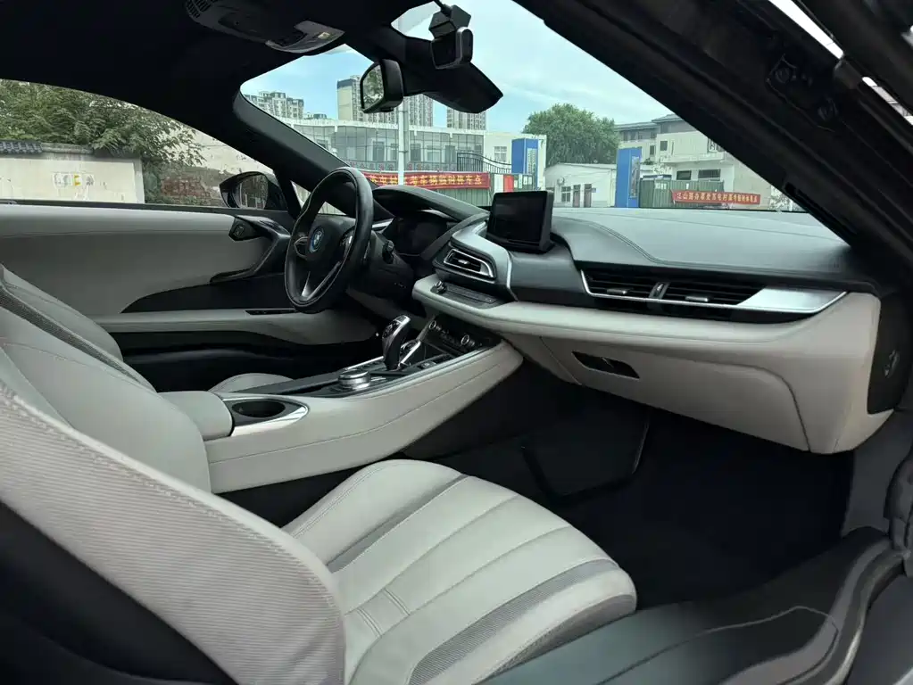 BMW i8 2018 — фото 12