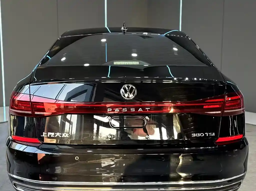Volkswagen Passat 2025