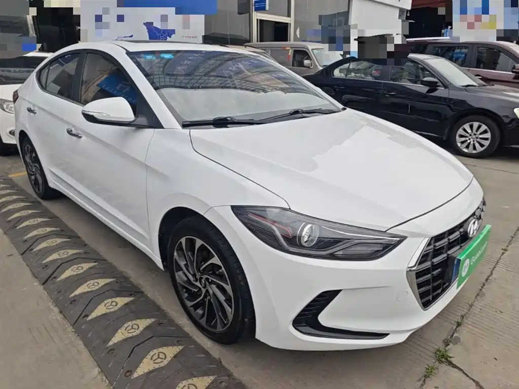 Hyundai Elantra 2020 — фото 4