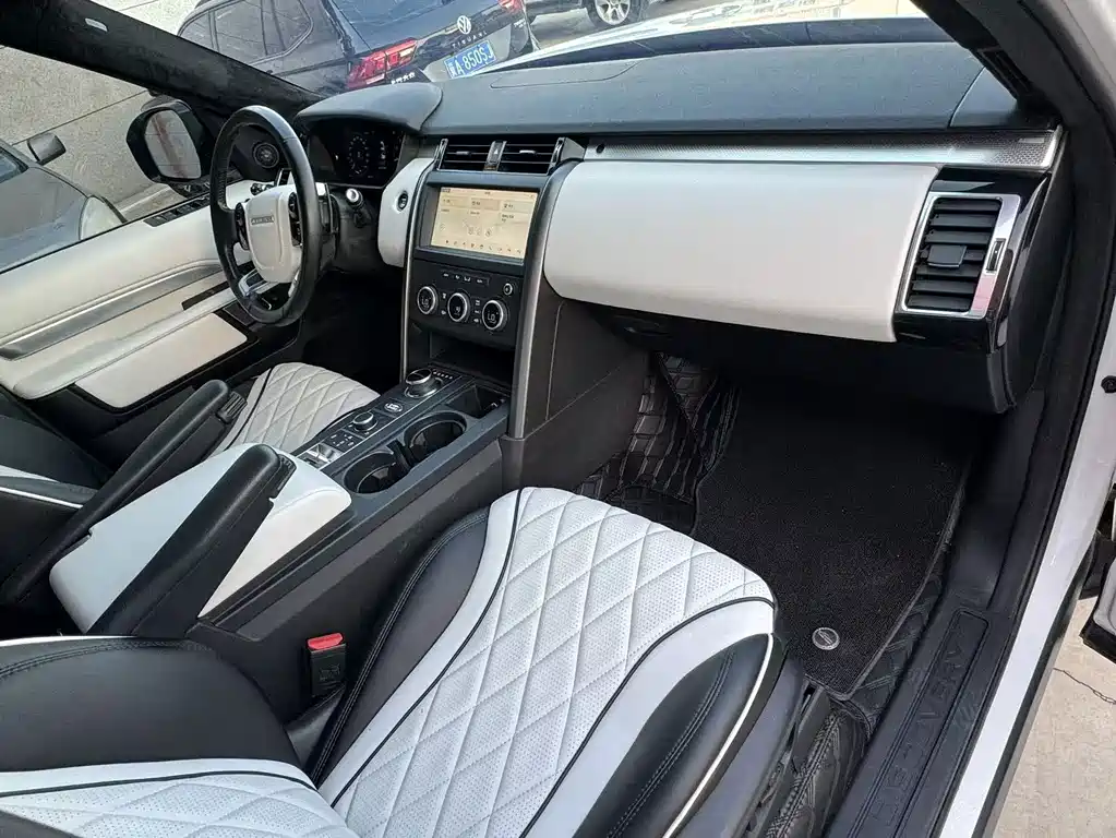 Land Rover Discovery 2020 — фото 10