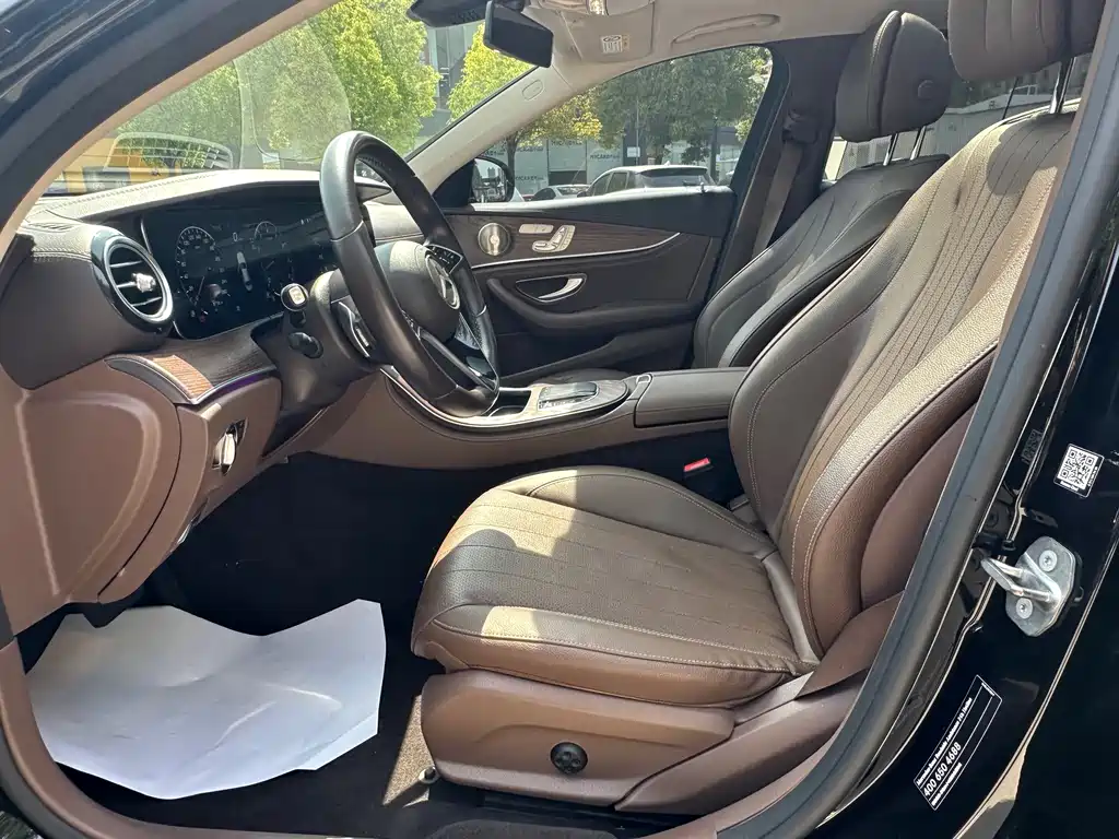 Mercedes-Benz E-Class 2023 — фото 13