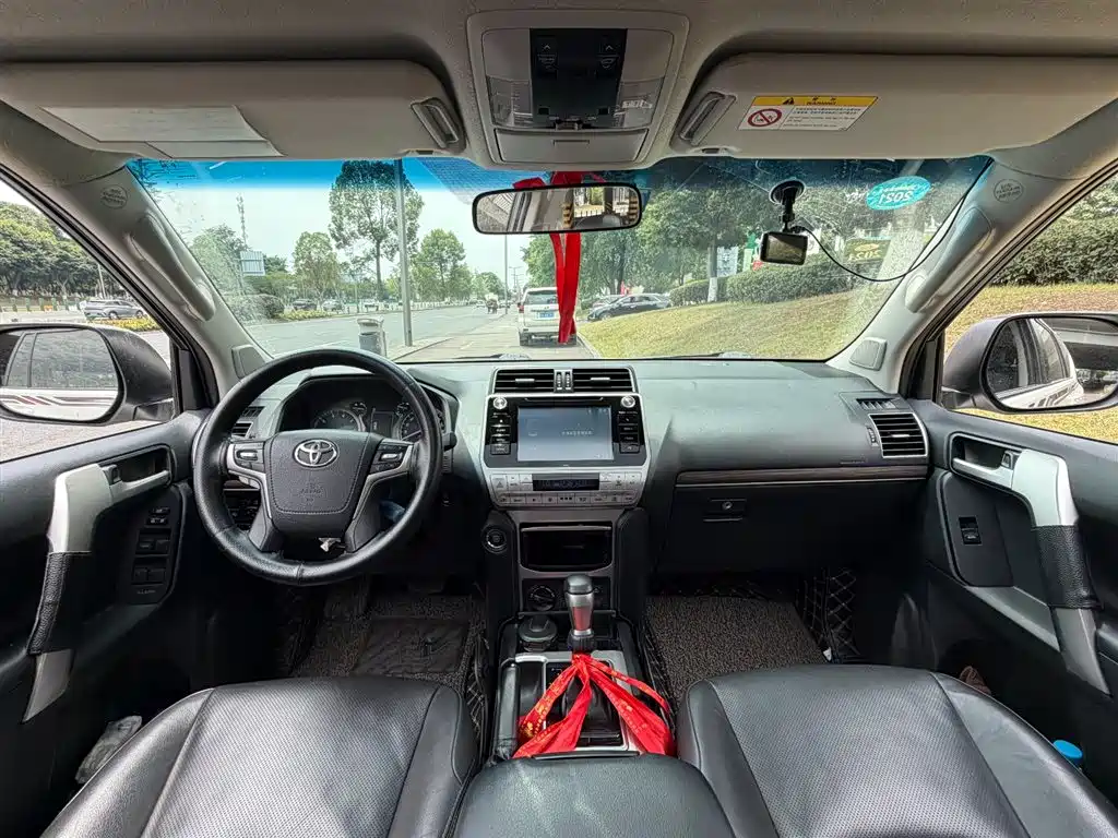 Toyota Prado 2019 — фото 11