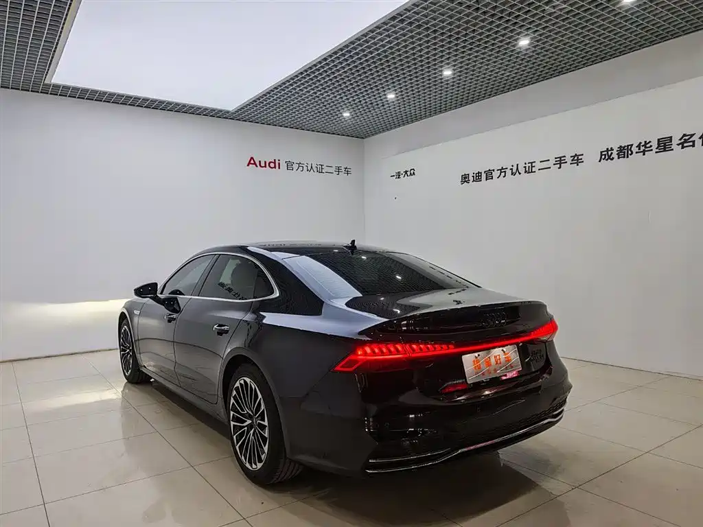 Audi A7L 2024 — фото 6