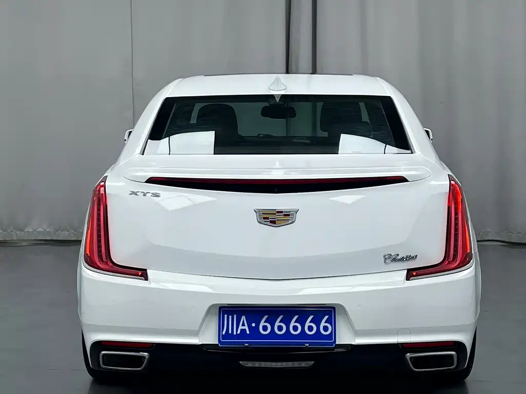 Cadillac XTS 2018 — фото 15