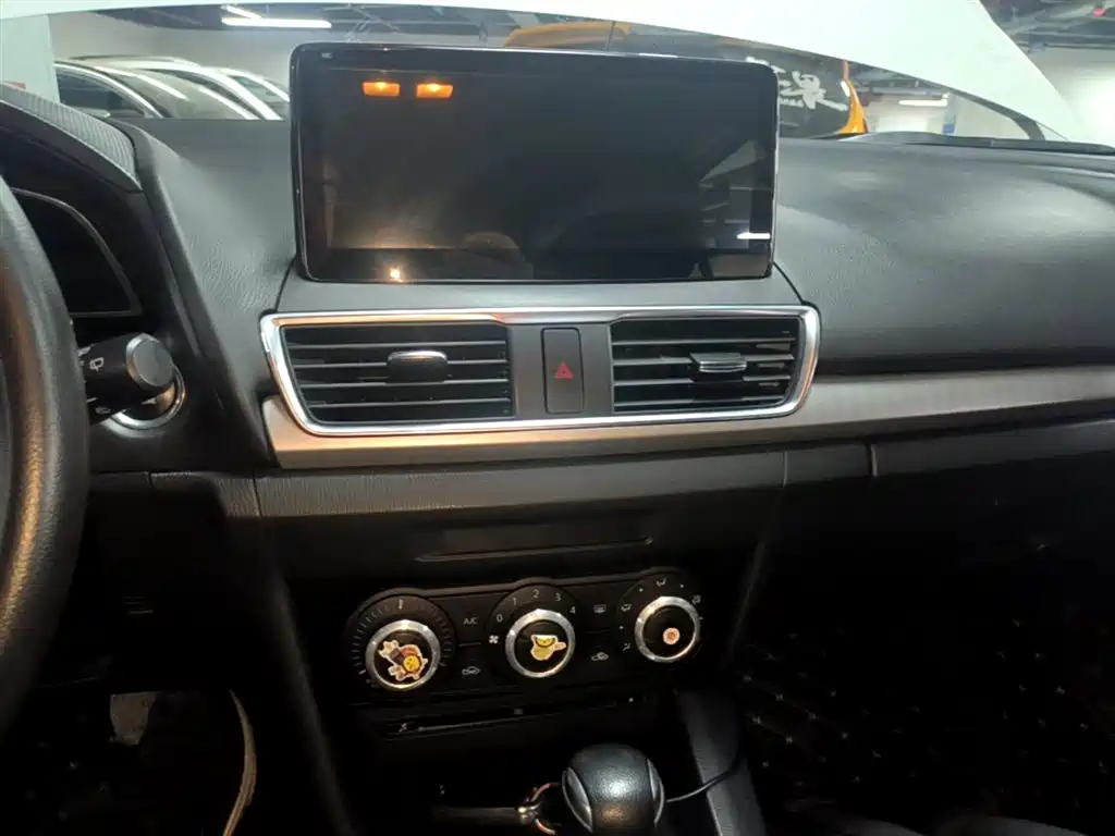 Mazda 3 Axela 2016 — фото 13