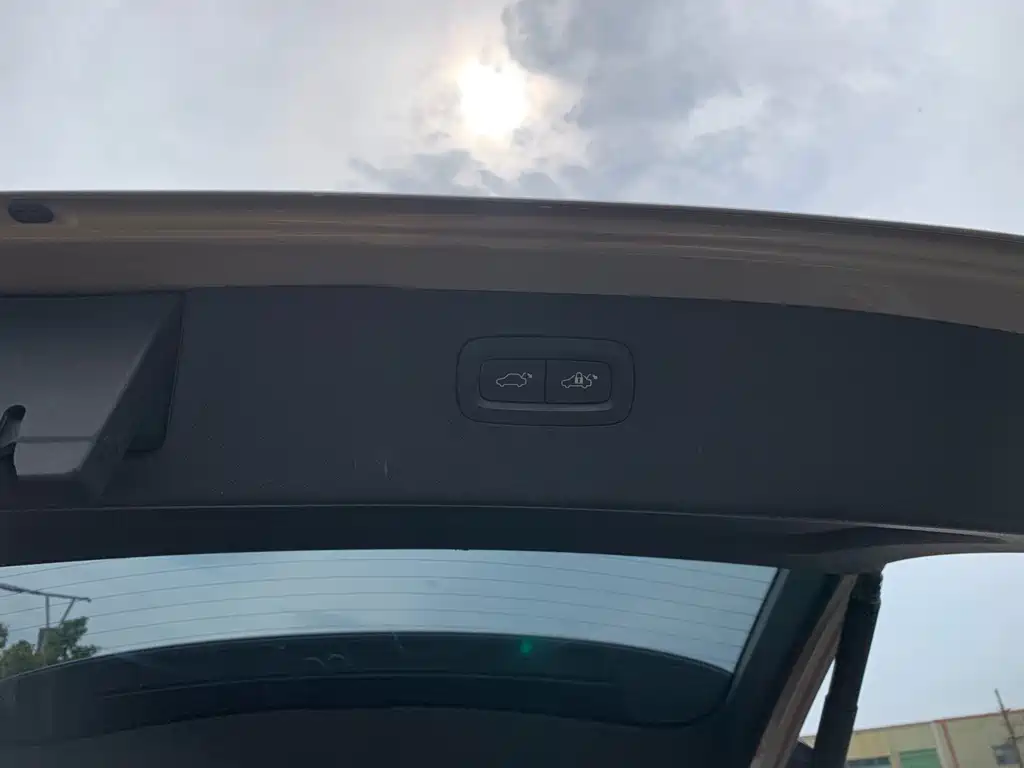 Volvo XC90 2017 — фото 8