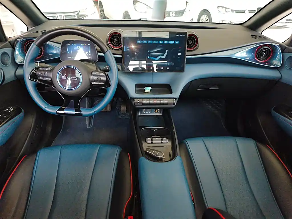 BYD Dolphin 2022 — фото 10
