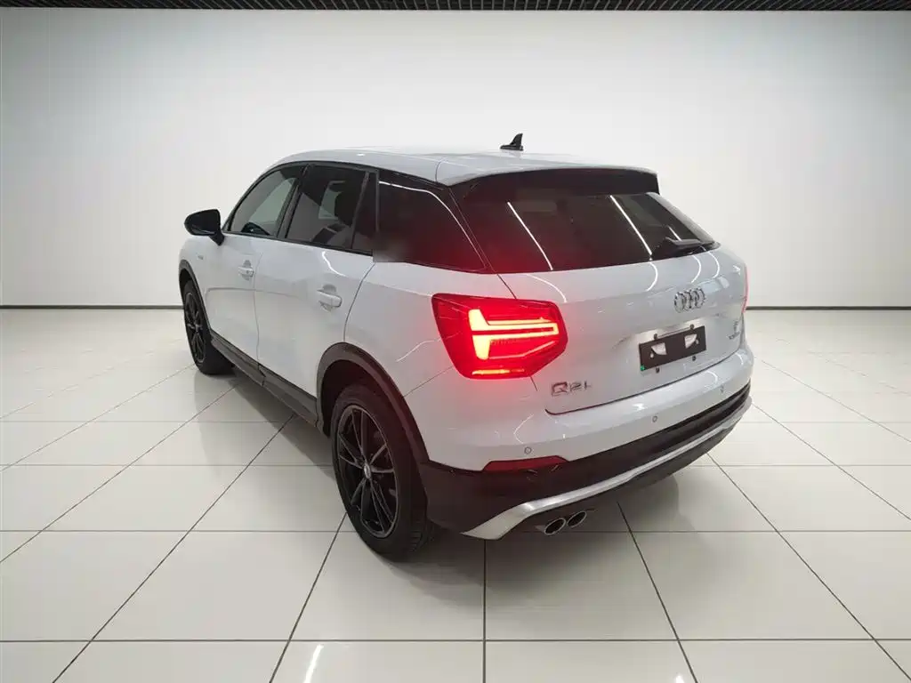 Audi Q2L 2019 — фото 5