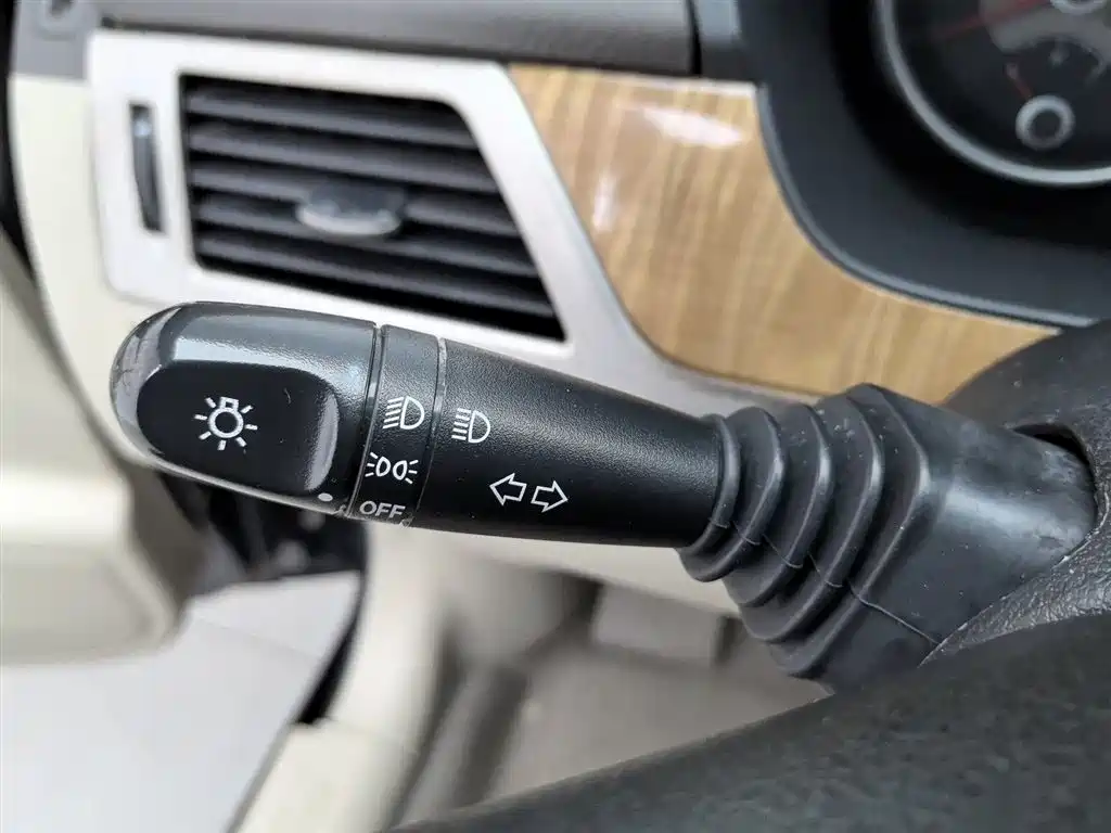 Buick Excelle 2015 — фото 21