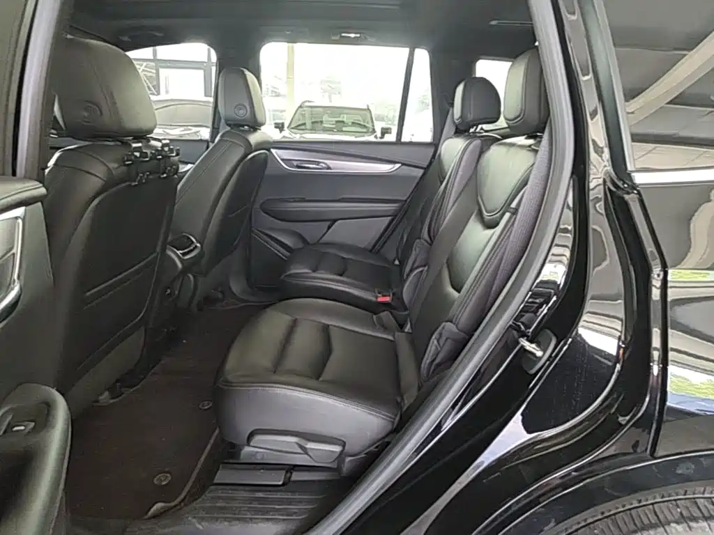 Cadillac XT6 2022 — фото 13