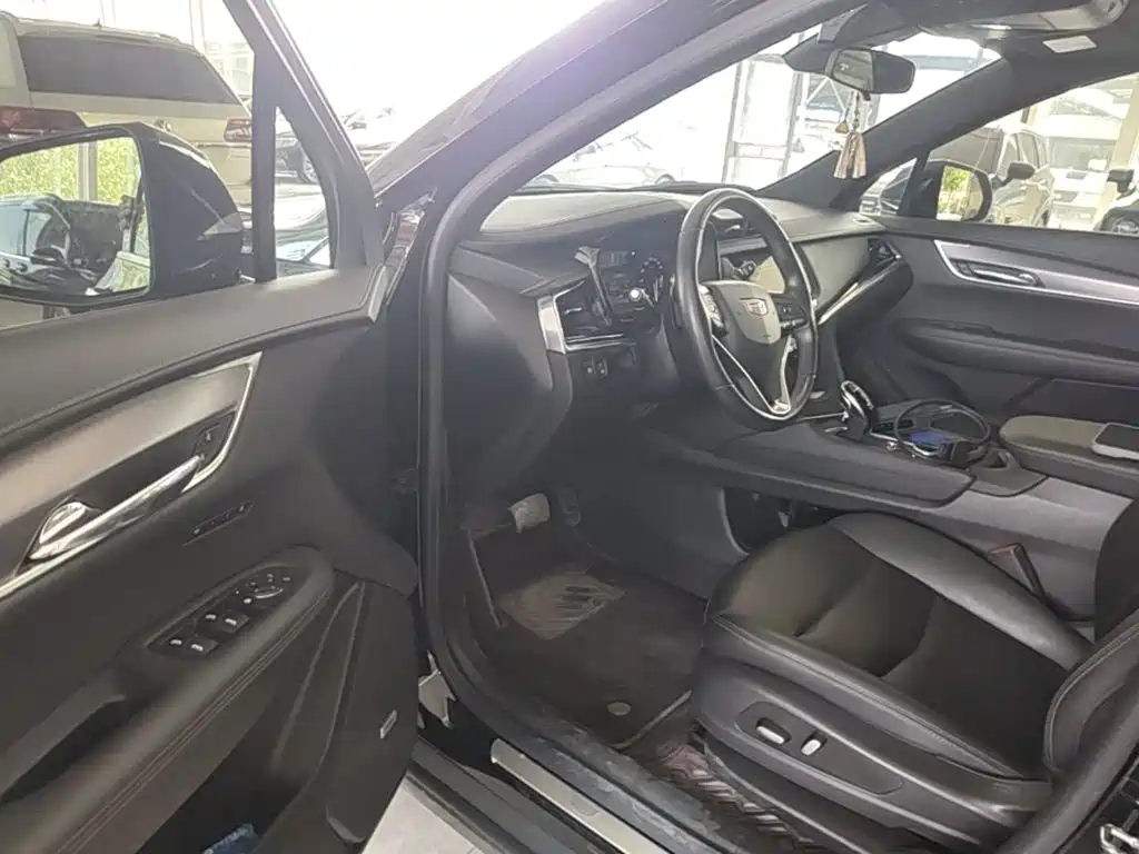 Cadillac XT6 2022 — фото 12