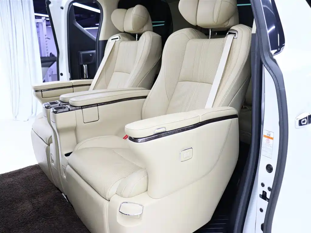 Toyota Alphard 2021 — фото 7