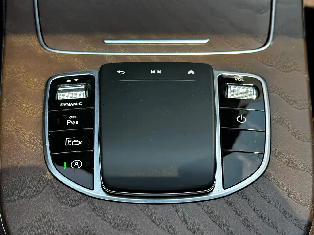 Mercedes-Benz E-Class 2021 — фото 19