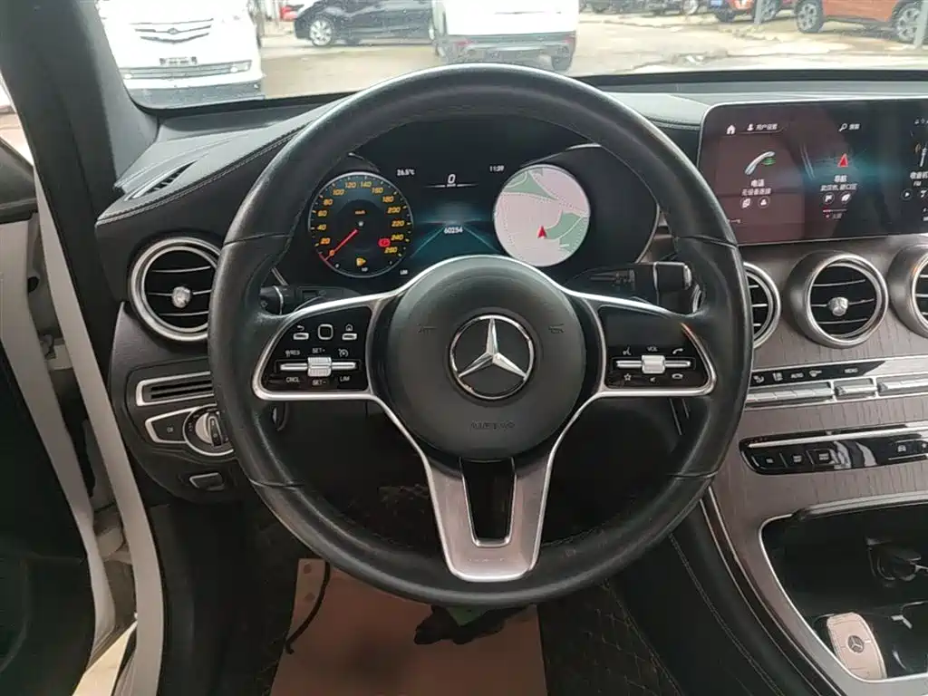 Mercedes-Benz GLC 2020 — фото 11