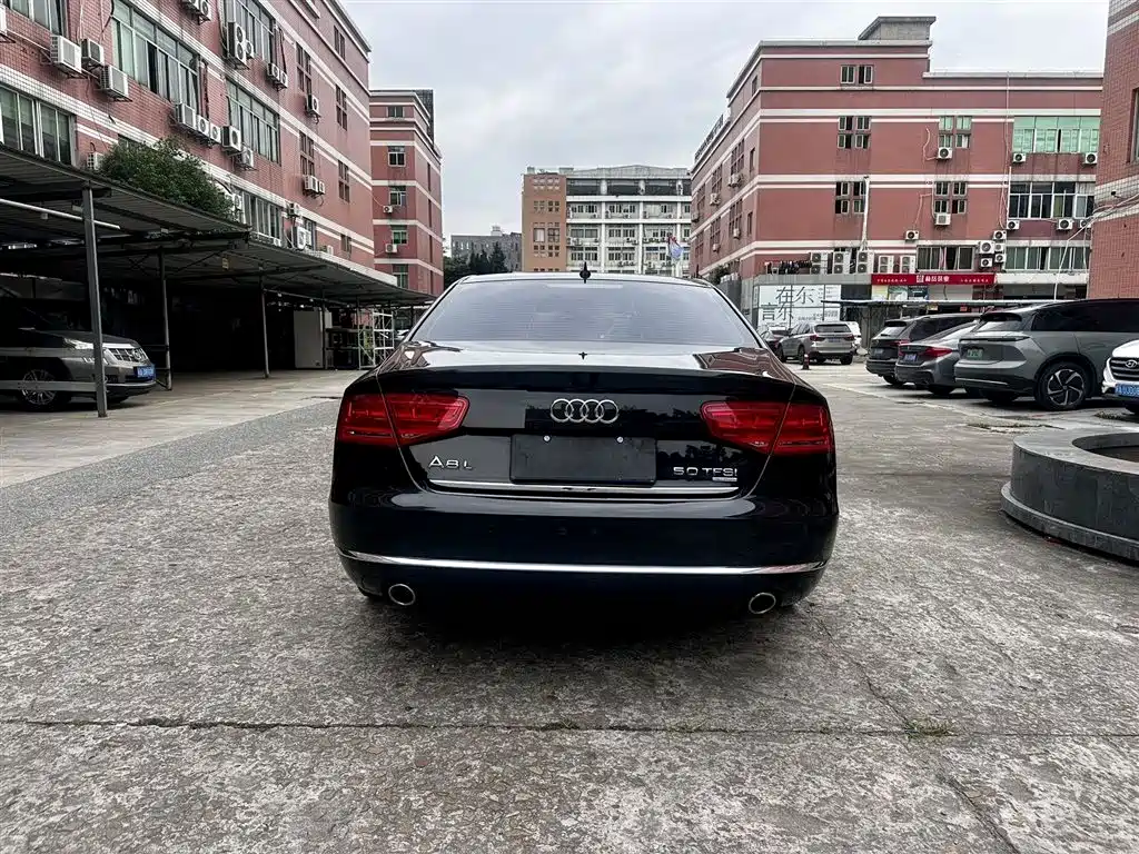 Audi A8 2012