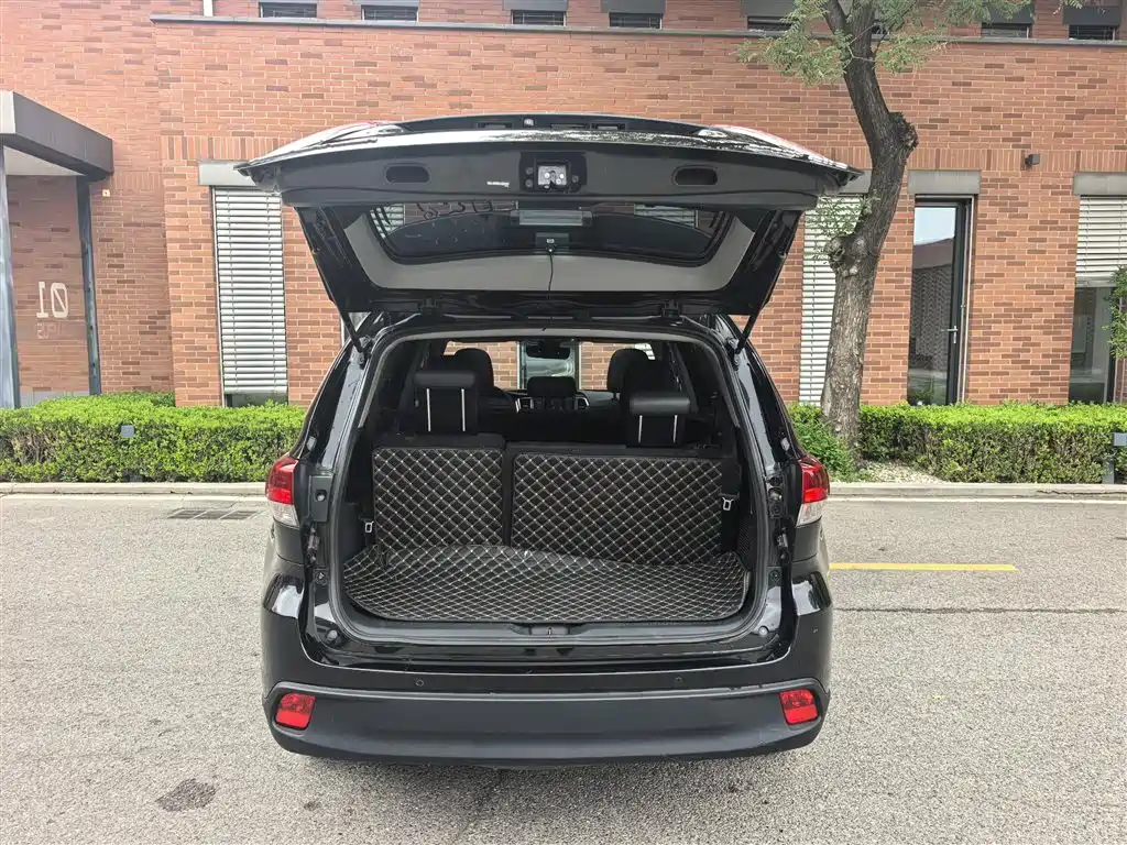 Toyota Highlander 2018 — фото 10