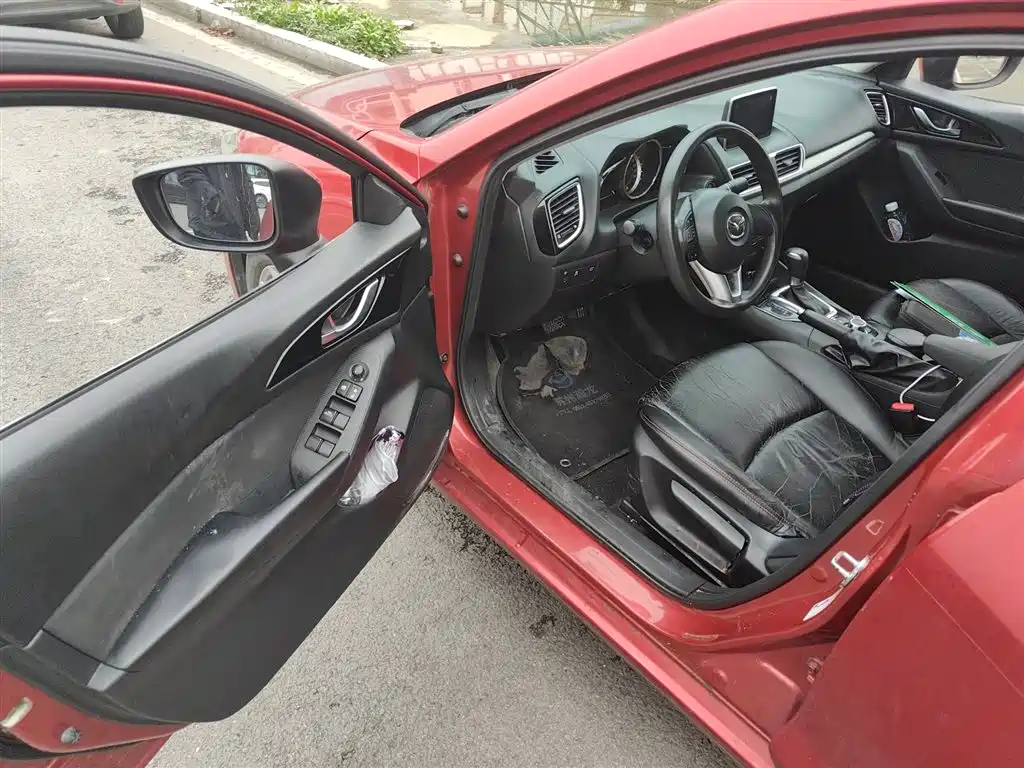 Mazda 3 Axela 2016 — фото 13