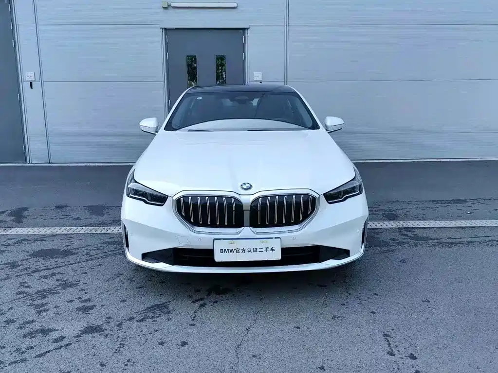 BMW 5 Series 2025
