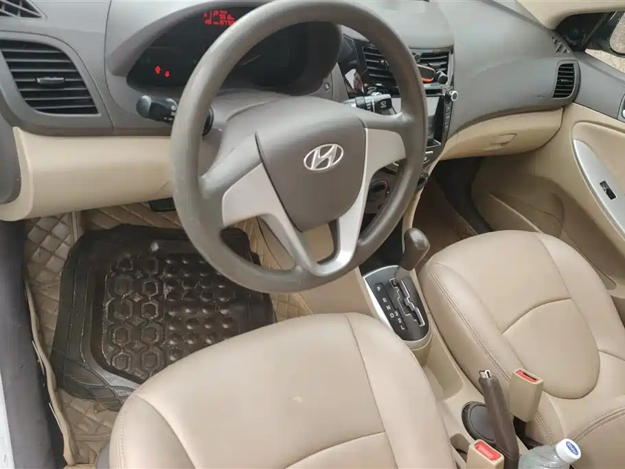 Hyundai Verna 2014 — фото 12