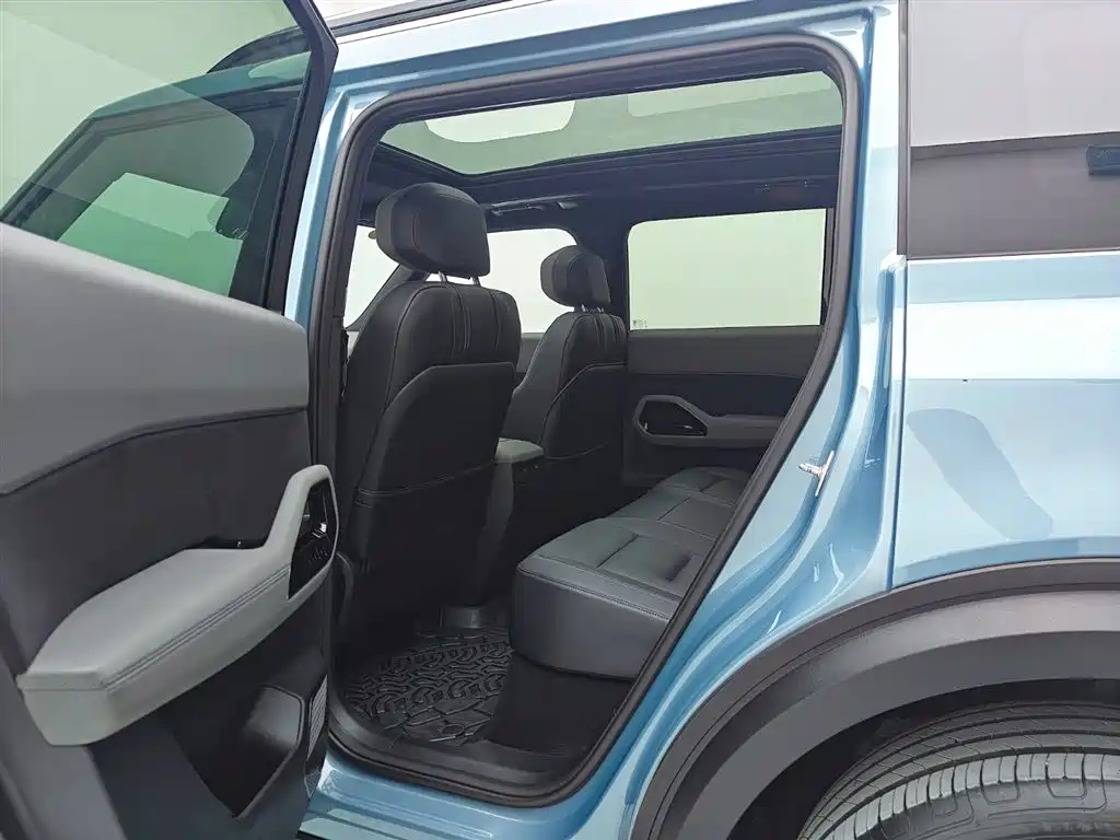 Ford Bronco 2025 — фото 14