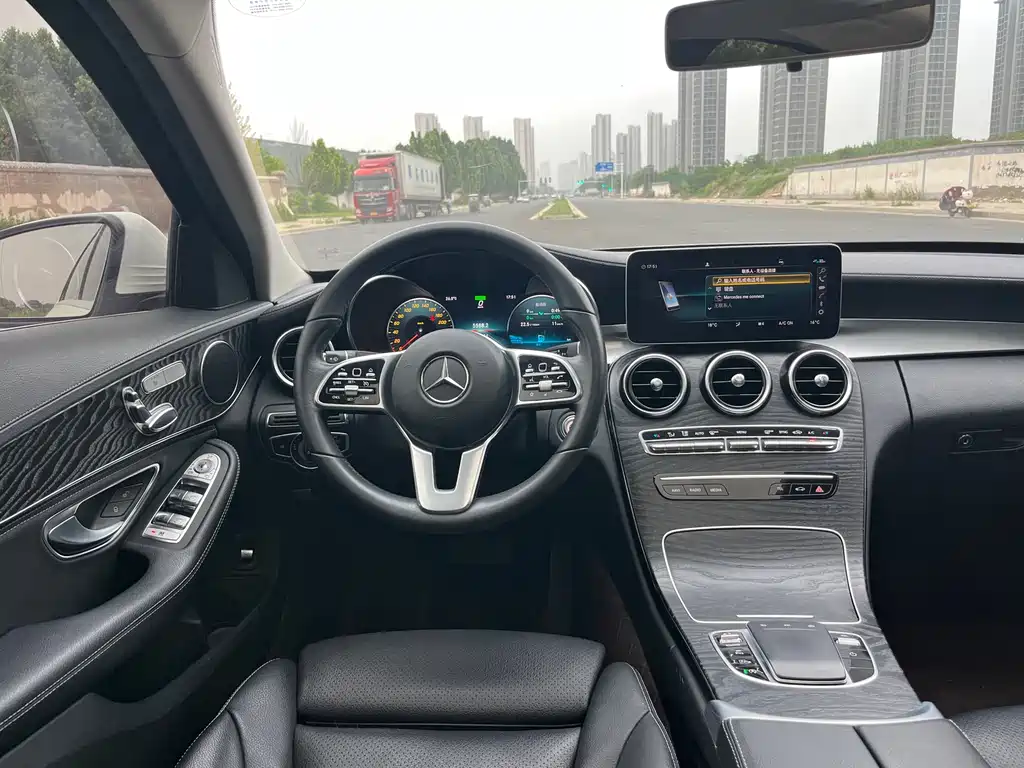 Mercedes-Benz C-Class 2019 — фото 10