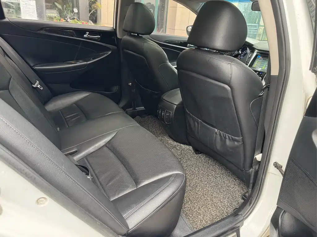 Hyundai Sonata 2015 — фото 17