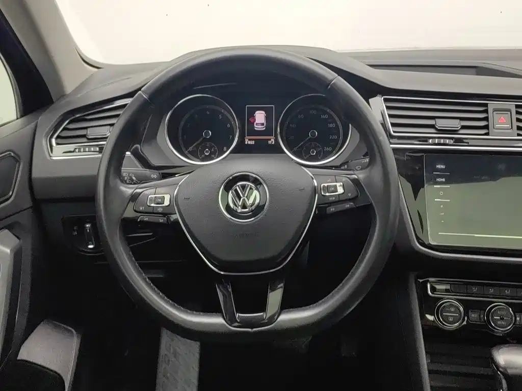 Volkswagen Tiguan L 2020 — фото 11