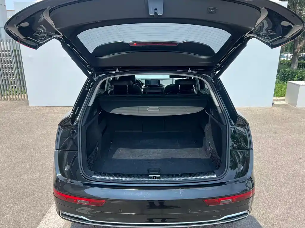 Audi Q5L 2019 — фото 10