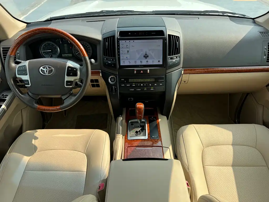 Toyota Land Cruiser 2016 — фото 9