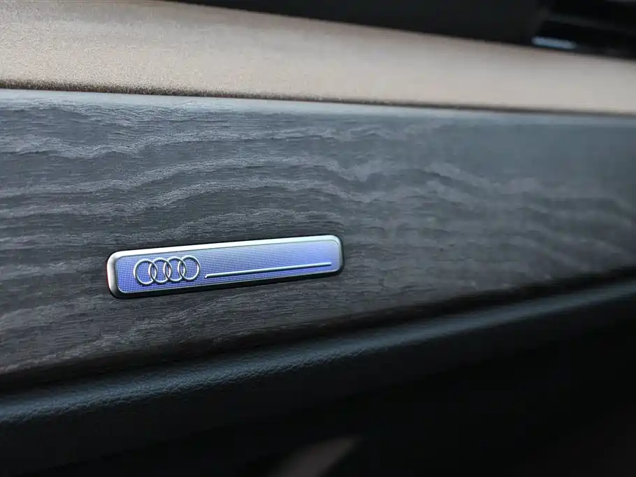 Audi Q3 2023 — фото 7