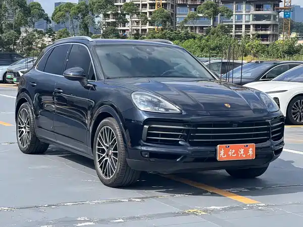 Porsche Cayenne 2022