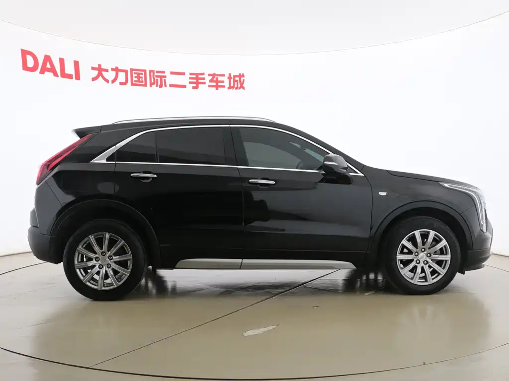 Cadillac XT4 2022 — фото 4