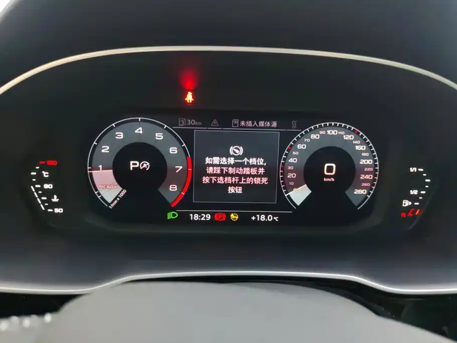 Audi Q3 2021 — фото 14