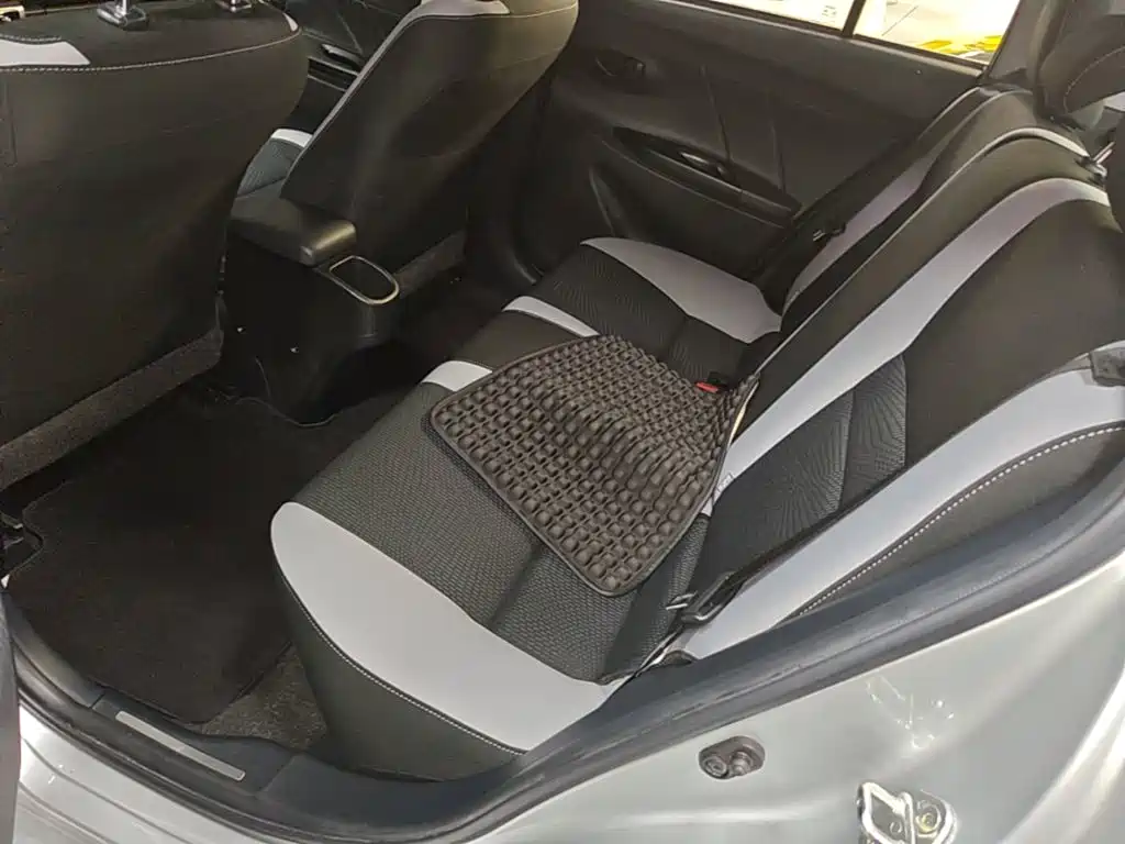 Toyota Yaris L 2020 — фото 17